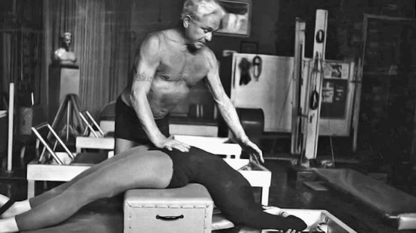 Bacimed Quién fue Joseph Pilates y cómo creó el popular método de entrenamiento